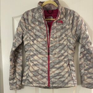 The North Face Women's Gray and Pink Puffer Jacket